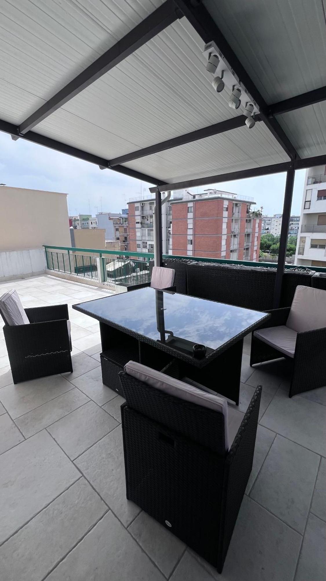 Ideal House Apartment *